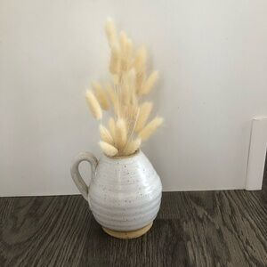 Small Speckled Pottery Vase‎ with Pampass Grass